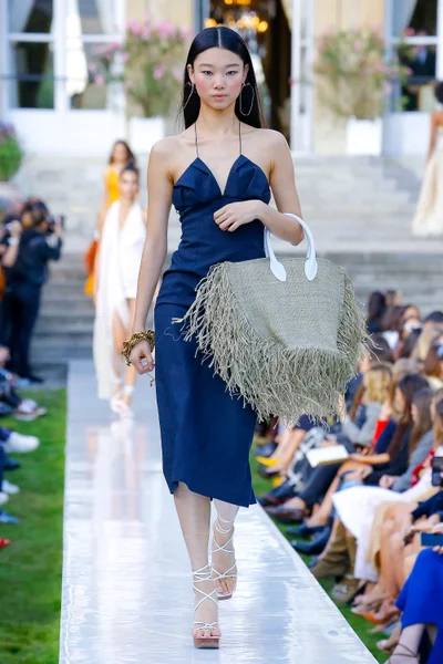 Look 32